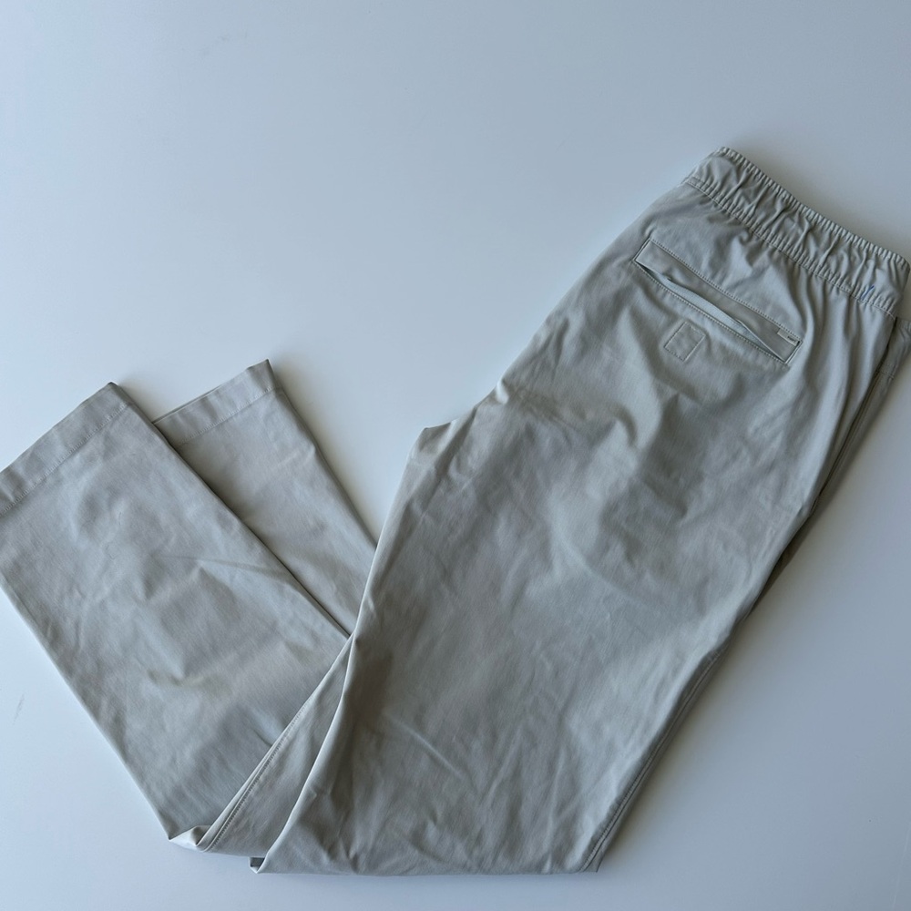 Vuori Relaxed Chino Pants in khaki
